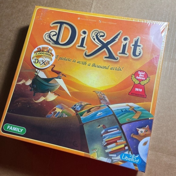 Dixit Board Game A Picture Is Worth Thousand Words Family - Picture 3 of 3